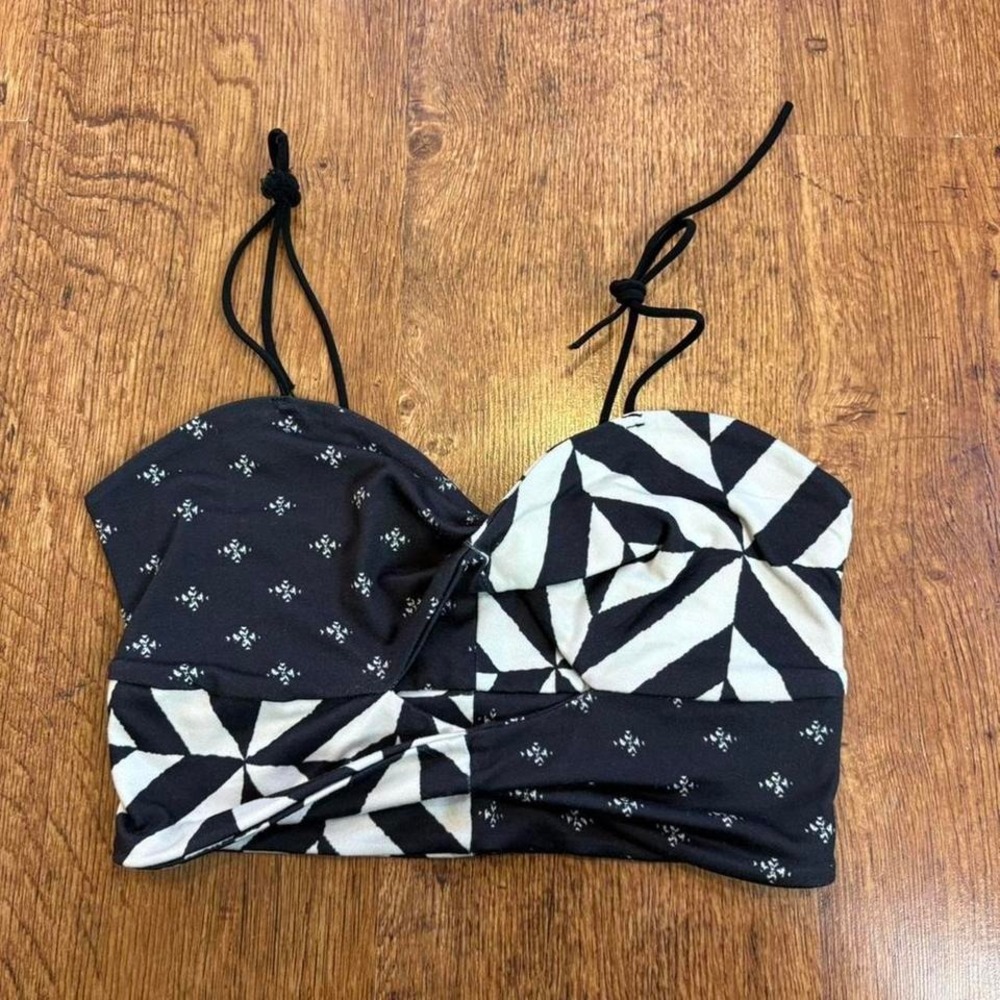 Urban Outfitters geometric twist black and cream/white crop top